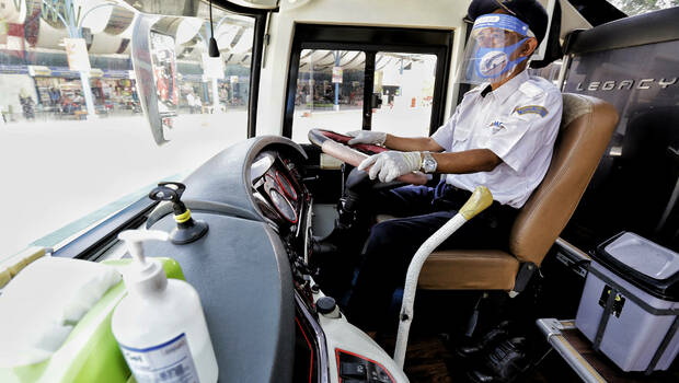 Ini Alasan Kemenhub Operasikan Bus Damri Rute Kupang-Dili
