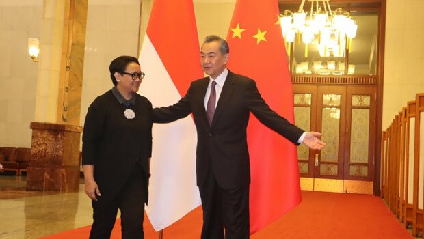 Menlu Tiongkok Wang Yi bertemu Menlu RI RetnoMarsudi di Balai Agung Rakyat, Beijing, Rabu (14/4/2019). 
