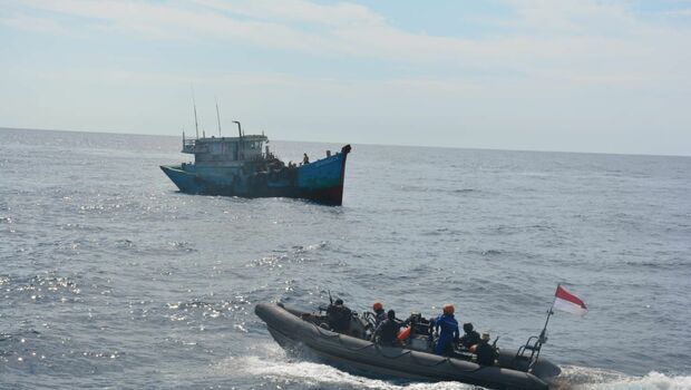 Salah satu kapal ikan asing berbendera Vietnam berhasil dihentikan oleh pasukan TNI AL di perairan Natuna Utara.