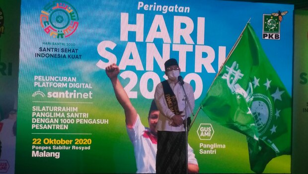 Ketua Umum Partai Kebangkitan Bangsa (PKB) sekaligus Panglima Santri memberikan sambutan peringatan Hari Santri 2020 serta meluncurkan Aplikasi Santri Net, dalam Peringatan Hari Santri 2020, di PP Sabilur Rosyad, Gasek, Kota Malang, Kamis, 22 Oktober 2020. 