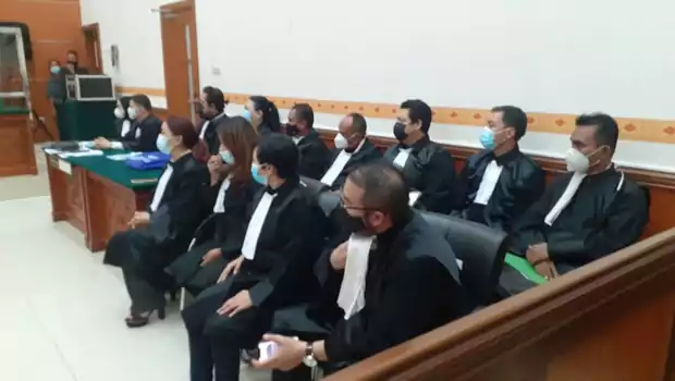 Tim pengacara John Kei dalam persidangan di Pengadilan Negeri Jakarta Barat, Rabu 24 Februari 2021.