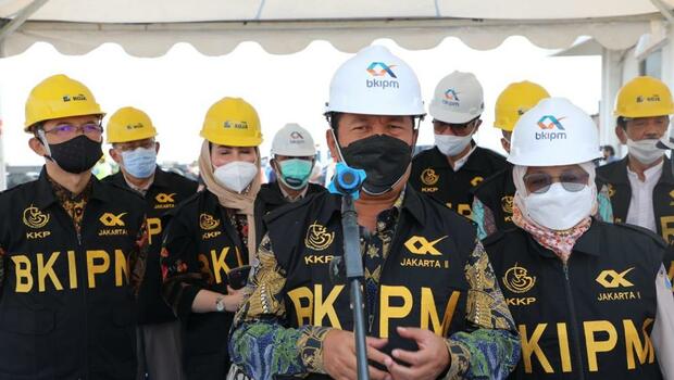 Menteri Kelautan dan Perikanan, Sakti Wahyu Trenggono melakukan pelepasan ekspor produk perikanan ke-40 negara senilai Rp 1 triliun di Pelabuhan Tanjung Priok, Jakarta, Rabu, 14 April 2021.