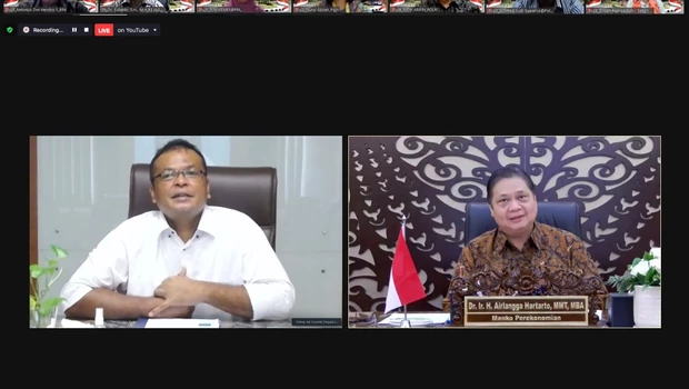 Kepala LAN Adi Suryanto bersama Menteri Koordinator Bidang Perekonomian Airlangga Hartarto dalam acara Visitasi PKN Tingkat I secara virtual, Senin, 19 April 2021