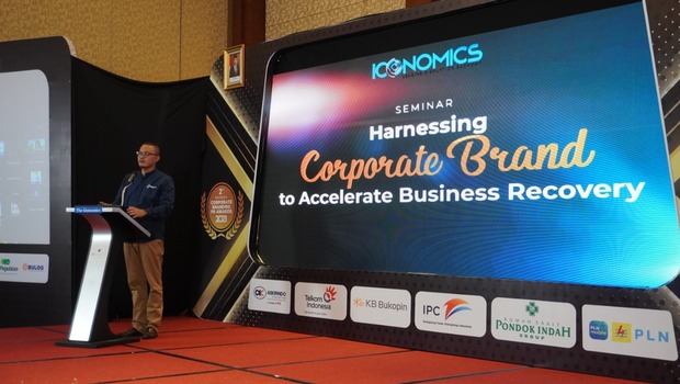 Founder & CEO Iconomics Bram S Putro saat membuka 2021 Corporate Branding PR Awards di Jakarta, Kamis (22/4/2021).