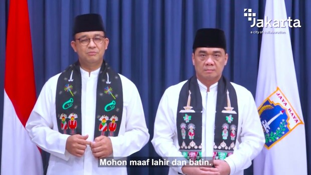 Gubernur DKI Jakarta Anies Baswedan dan Wakil Gubernur DKI Ahmad Riza Patria mengucapkan Idulfitri 1442 Hijriah. 
