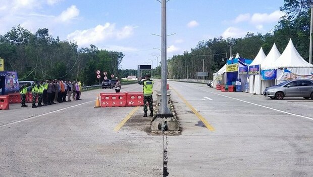 Kondisi arus lalu lintas di Gerbang Tol Simpang Pematang Mesuji Lampung.