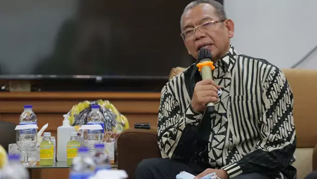 Plt Dirjen Penyelenggaraan Haji dan Umrah Kementerian Agama,  Khoirizi, saat meninjau kesiapan Asrama Haji Pondok Gede Jakarta, Kamis (3/6/2021).