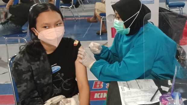Tangerang vaksinasi kota Vaksinasi Door