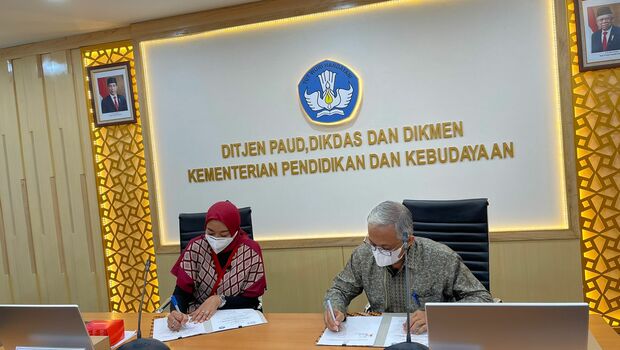 Danone Indonesia melalui PT Sarihusada Generasi Mahardhika (SGM) menjalin kemitraan dengan Kemdikbudristek.