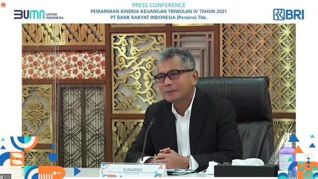 Direktur Utama BRI Sunarso dalam konferensi pers pemaparan kinerja keuangan triwulan IV 2021, Kamis 3 Februri 2022. 