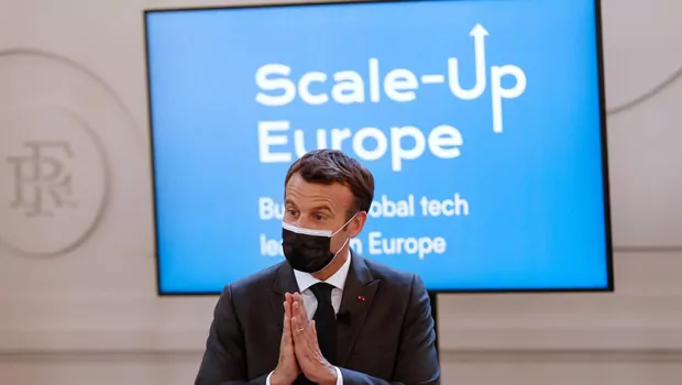 Presiden Prancis Emmanuel Macron berbicara tentang rencana pengembangan teknologi di Eropa. 