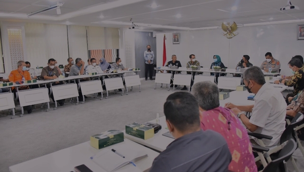 Bupati Bogor Ade Yasin bersama BBWSC rapat ekspos rencana pembangunan dua bendungan di Pemkab Bogor, Cibinong, Jumat 11 Maret 2022.