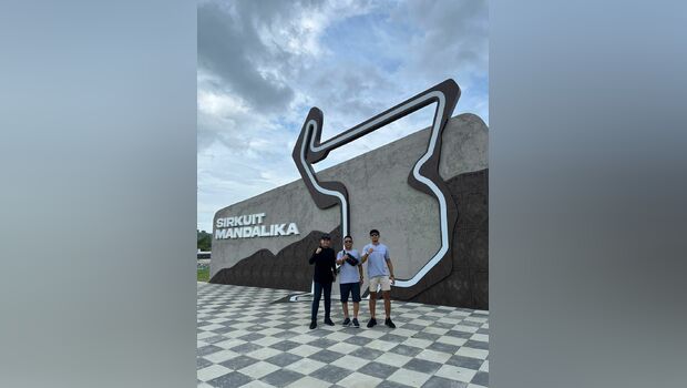 MotoGP Mandalika 2022 dihadiri trader saham yang digandrungi banyak anak muda, yaitu Bekti Sutikna.