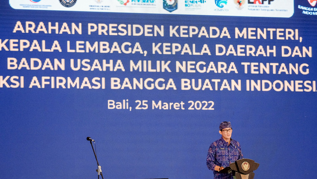 Menteri Pariwisata dan Ekonomi Kreatif (Menparekraf), Sandiaga Salahuddin Uno saat Aksi Afirmasi Bangga Buatan Indonesia (BBI) di Nusa Dua, Bali Jumat 25 Maret 2022.