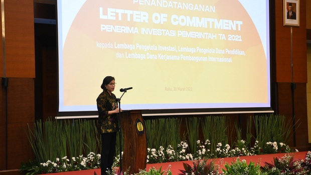 Menteri Keuangan Sri Mulyani Indrawati dalam acara penandatanganan Letter of Commitment (LoC) investasi pemerintah, 30 Maret 2022.
