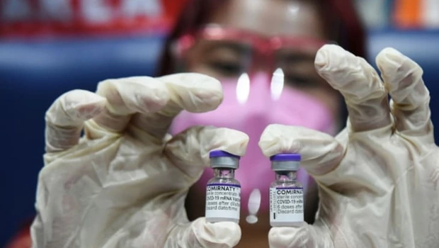 Filipina meluncurkan kampanye vaksinasi untuk 12,7 juta anak muda berusia 12-17 tahun. 
