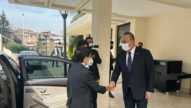 Menteri Luar negeri Retno Marsudi bertemu dengan Menteri Luar Negeri Turki Mevlut Cavusoglu di Ankara, Turki, 22 April 2022.