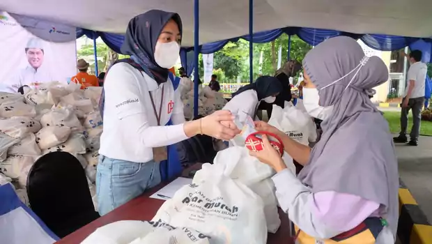 PT Perusahaan Perdagangan Indonesia (PPI) menggelat Program Gerakan Memberi dan Mengasihi (Bersih) dalam penyediaan paket pangan murah sebanyak lebih dari 25.000 di Jabodetabek selama Ramadan.