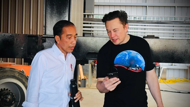 Presiden Jokowi bertemu Elon Musk di markas SpaceX di Boca Chica, Amerika Serikat, Sabtu, 14 Mei 2022.