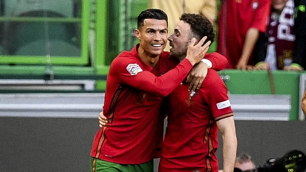 Cristiano Ronaldo dan Diogo Jota.
