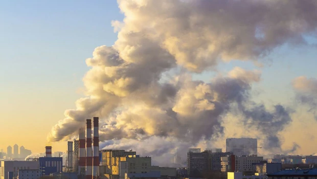 Emisi gas dari bahan bakar fosil menjadi target aksi iklim. 