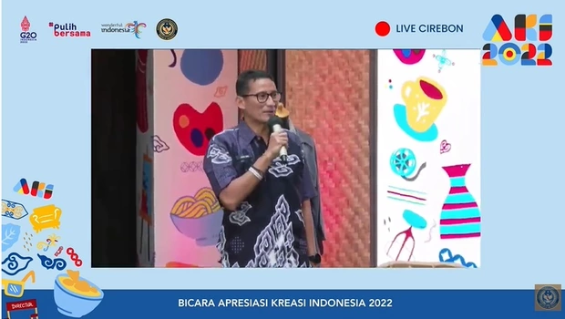 Menteri Pariwisata dan Perekonomian Kreatif (Menparekraf) Sandiaga Salahuddin Uno dalam acara Pameran Apresiasi Kreasi Indonesia 2022 di Cirebon yang juga disiarkan secara daring, 19 Juni 2022.