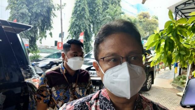 Menteri Kesehatan Budi Gunadi Sadikin saat menyampaikan keterangan kepada wartawan terkait agenda peluncuran kit diagnostik molekuler BioColoMelt-Dx di Rumah Sakit Darmais Jakarta, Selasa, 19 Juli 2022.
