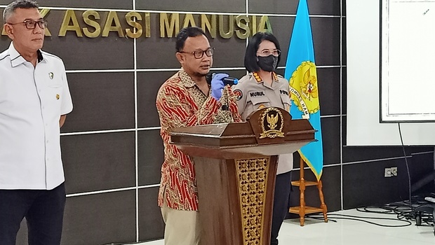Komisioner Komnas HAM Choirul Anam saat konferensi pers di Kantor Komnas HAM, Jalan Latuharhary, Menteng, Jakarta, Rabu, 27 Juli 2022.