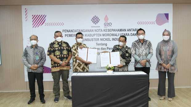 Penantanganan Nota Kesepahaman antara Kabupaten Morowali Utara dengan PT GNI di Kantor Pusat Pasar Kerja Kementerian Ketenagakerjaan RI Jakarta pada Jumat 29 Juli 2022.