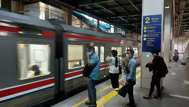 KAI Commuter mencatat 3.149 pengguna KRL hari pertama uji coba pengoperasian Stasiun BNI City sebagai stasiun yang melayani pengguna KRL Sabtu, 30 Juli 2022.