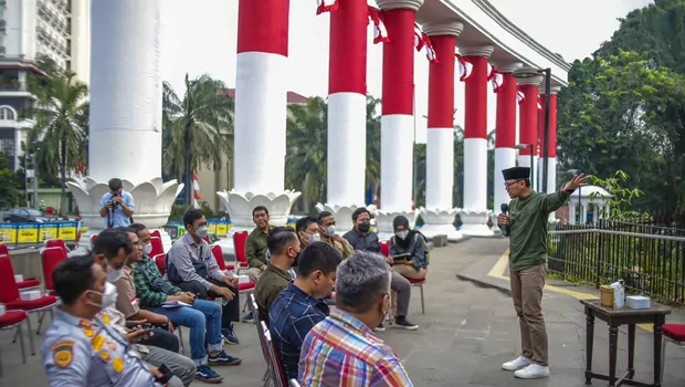 Wali Kota Bogor, Bima Arya memimpin rapat dan peninjauan di area Lawang Salapan Dasakerta, Selasa 2 Agustus 2022.