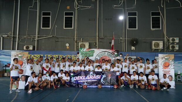 Peserta lomba basket di Palembang, Sumatera Selatan gelar deklarasi dukungan untuk Sandiaga Uno di Pilpres 2024, Minggu, 7 Agustus 2022