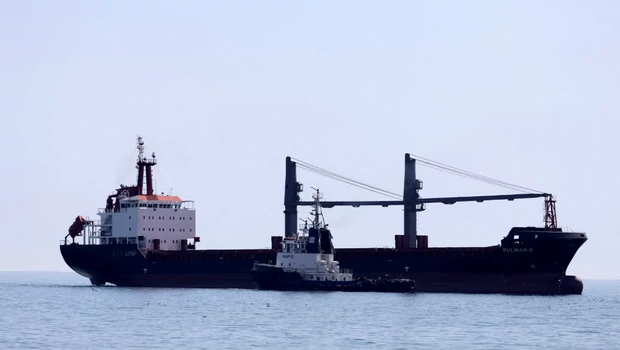 Kapal induk Fulmar S, berlayar menuju pelabuhan Chornomorsk di Laut Hitam pada 7 Agustus 2022, menjadi kapal pertama yang memasuki pelabuhan Ukraina setelah invasi militer Rusia ke negara itu.