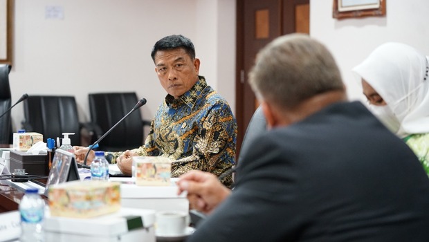 Kepala Staf Kepresidenan Moeldoko memimpin pertemuan dengan Asosiasi Kratom, Asosiasi Dagang dan sejumlah pejabat tinggi Amerika Serikat di Gedung Bina Graha, Jakarta, Senin, 8 Agustus 2022.