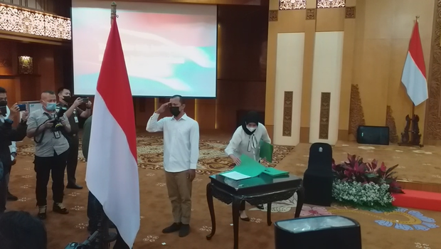 Sebanyak 15 mantan anggota Jamaah Islamiyah (JI) di Jawa Timur (Jatim) mengucapkan ikrar setia kepada NKRI di kantor Gubernur Jatim, Jalan Pahlawan, Surabaya, Senin, 8 Agustus 2022.