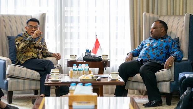 Kepala Staf Kepresidenan Moeldoko menerima Bupati Yahukimo, Didimus Yahuli, di Gedung Bina Graha, Jakarta, Selasa, 9 Agustus 2022.