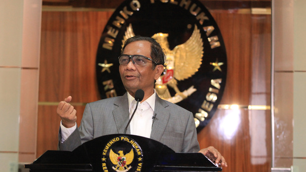 Menko Polhukam Mahfud MD memberikan keterangan kepada wartawan terkait pernyataan Kapolri terhadap penuntasan kasus kematian Brigadir Joshua di Kantor Kemenko Polhukam di Jakarta, Selasa, 9 Agustus 2022.