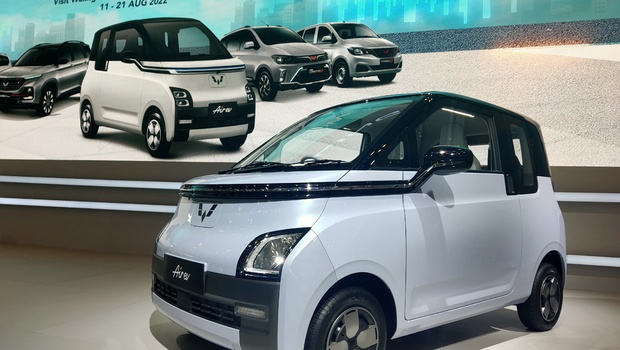 Wuling Motors (Wuling) meluncurkan mobil listrik Air ev secara global dalam pembukaan pameran Gaikindo Indonesia International Auto Show (GIIAS) 2022, di ICE BSD City, Tangerang, 11 Agustus 2022.