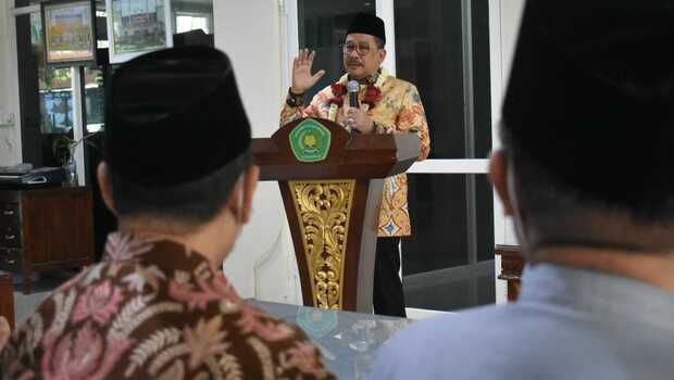 Wakil Menteri Agama (Wamenag) Zainut Tauhid Sa’adi saat memberikan pengarahan dan pembinaan ASN Kemenag di Kabupaten Sidoarjo, Jawa Timur, Sabtu, 13 Agustus 2022.
