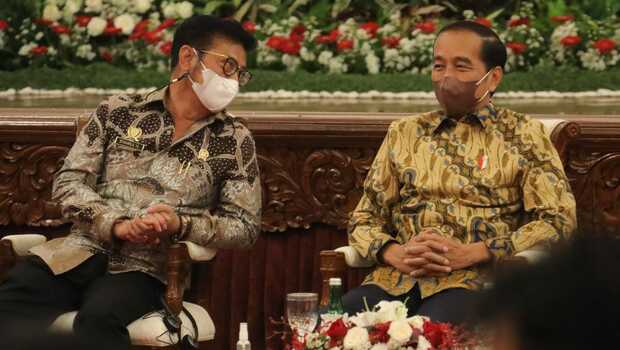 Presiden Joko Widodo (Jokowi) bersama Menteri Pertanian (Mentan) Syahrul Yasin Limpo di Istana Kepresidenan, Jakarta, Minggu 14 Agustus 2022.