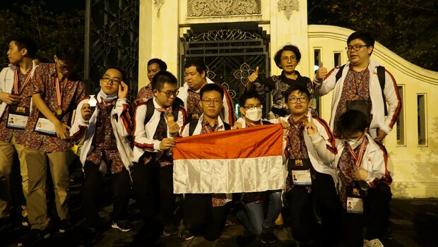 Wow! Tim IOI Indonesia Berhasil Rebut Delapan Medali