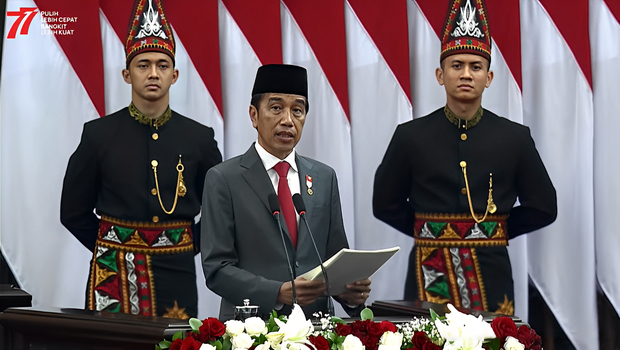 Presiden Joko Widodo menyampaikan pidato RUU Tentang APBN tahun anggaran 2023 disertai nota keuangan dan dokumen pendukungnya, di gedung Parlemen DPR RI, di Jakarta, Selasa, 16 Agustus 2022.