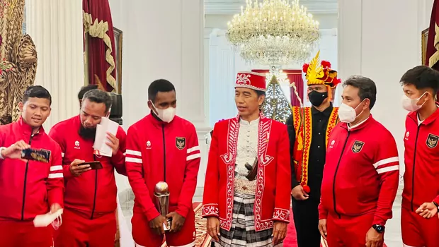 Presiden Jokowi menerima Timnas U-16 di Istana Merdeka, Jakarta, Rabu 17 Agustus 2022.