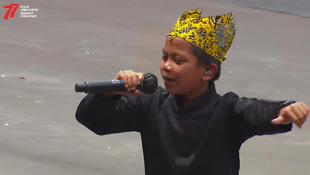 Penyanyi Cilik Banyuwangi, Farel Prayoga saat tampil di Istana Merdeka, Jakarta, 17 Agustus 2022.