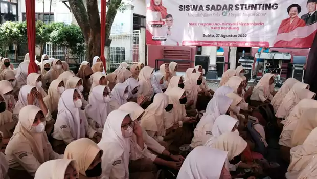 HaloPuan dan LKNU Jawa Barat menyelenggarakan Gerakan Melawan Stunting di SMK Terpadu Ad-Dimyati, Kota Bandung.
