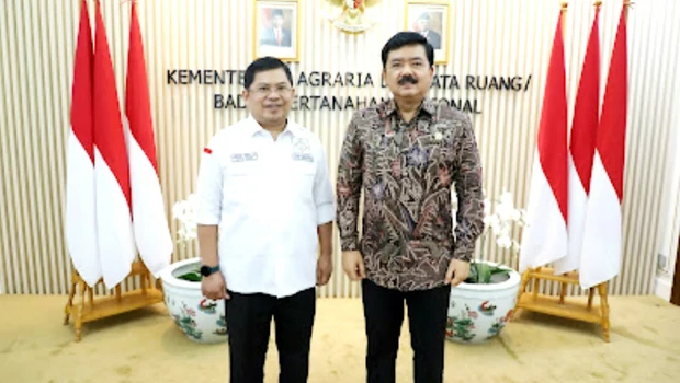 Menteri ATR/Kepala BPN Hadi Tjahjanto bersama Ketua Umum Apersi Junaidi Abdillah, di Jakarta, Rabu, 30 Agustus 2022.