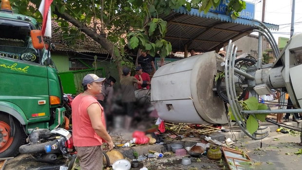 Situasi lokasi kecelakaan maut di Bekasi, tepat di depan SDN Kota Baru 2, Jalan Sultan Agung, Kota Bekasi, Rabu, 31 Agustus 2022.