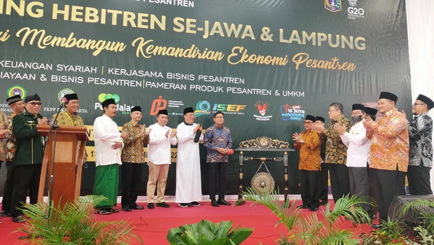 Kepala BI Perwakilan DKI Jakarta Onny Widjanarko membuka kegiatan Business Matching Hebitren se-Jawa dan Lampung di Pondok Pesantren Minhajurrosyidiin, Jakarta Timur.