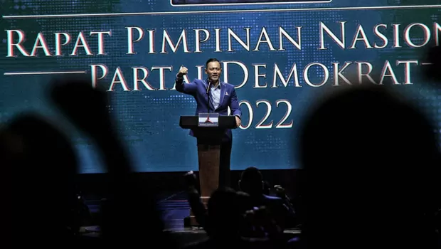 Ketua Umum Partai Demokrat Agus Harimurti Yudhoyono memberikan arahan saat membuka Rapat Pimpinan Nasional (Rapimnas) Partai Demokrat 2022 di di Balai Sidang Jakarta Convention Center (JCC), Jakarta, Kamis 15 September 2022.