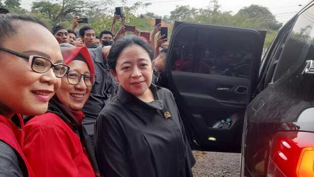 Ketua DPR yang juga Ketua DPP PDIP, Puan Maharani mengunjungi kantor DPC PDIP Subang, Kamis, 22 September 2022. 